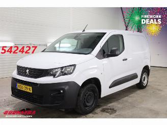 skadebil bedrijf Peugeot Partner 1.5 BlueHDi 100 S&S L1 Navi AIrco Cruise PDC AHK 2022/10
