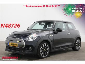 Schadeauto Mini Cooper SE Electric Yours 33 kWh Pano LED HUD H/K Leder SHZ Camera 60.571 km! 2020/10