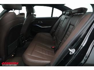 BMW 3-serie 320e Business Edition Plus LED Leder Navi Clima Cruise SHZ PDC picture 17