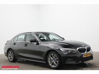 BMW 3-serie 320e Business Edition Plus LED Leder Navi Clima Cruise SHZ PDC picture 2