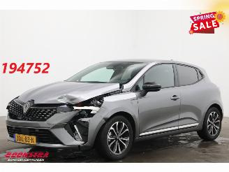 Damaged car Renault Clio 1.6 E-Tech Full Hybrid 145 techno LED Navi Clima Cruise Camera 3.962 km! 2025/9