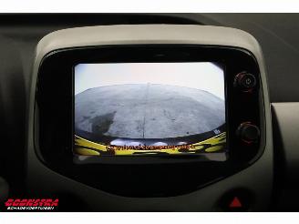 Toyota Aygo 1.0 VVT-i x-play Bluetooth Airco Cruise Camera picture 14