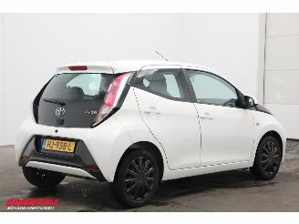 Toyota Aygo 1.0 VVT-i x-play Bluetooth Airco Cruise Camera picture 3