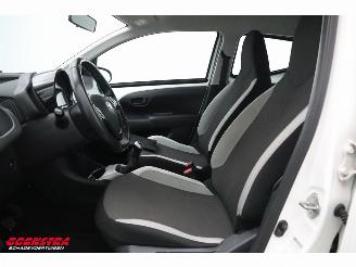 Toyota Aygo 1.0 VVT-i x-play Bluetooth Airco Cruise Camera picture 8