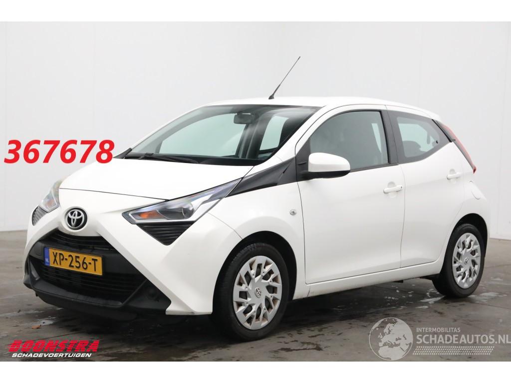 Toyota Aygo 1.0 VVT-i x-play Radio Bluetooth Airco Cruise Camera