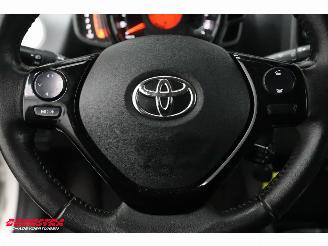 Toyota Aygo 1.0 VVT-i x-play Radio Bluetooth Airco Cruise Camera picture 15