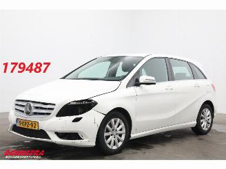 Schadeauto Mercedes B-klasse 220 CDI 7G-Tronic Ambition Navi Airco Cruise Camera PDC 2013/6