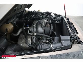 Landrover Defender 2.4 TD HT 110" E 4WD 6-Pers Leder Airco AHK picture 14