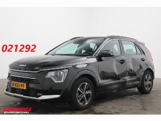krockskadad bil auto Kia Niro 1.6 GDi Hybrid LED ACC Apple/Android Camera PDC 2022/10