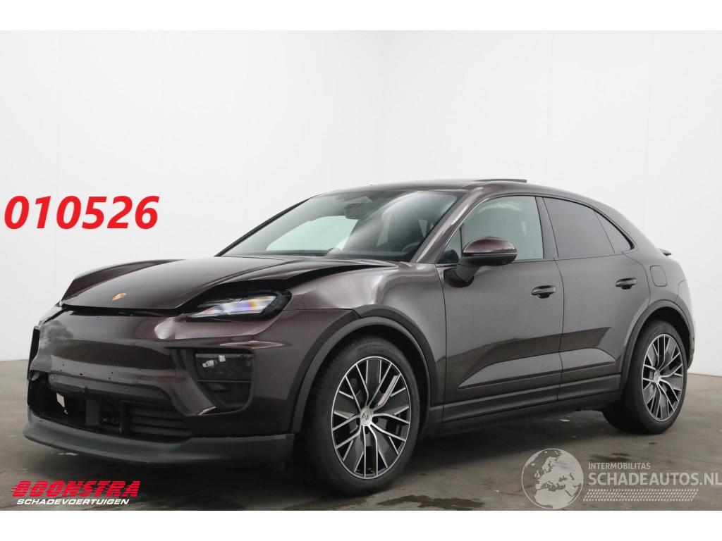 Porsche Macan 4 100 kWh Sport Chrono PDLS+ PASM Pano Bose 360° AHK 2.175 km!