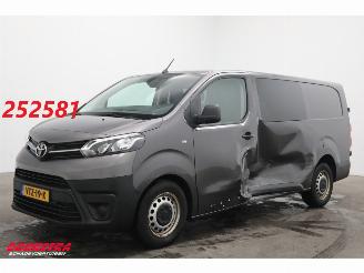 Vaurioauto  commercial vehicles Toyota Proace 2.0 D-4D DoKa DC 6P. Navi Airco Cruise Apple/Android PDC 2023/6