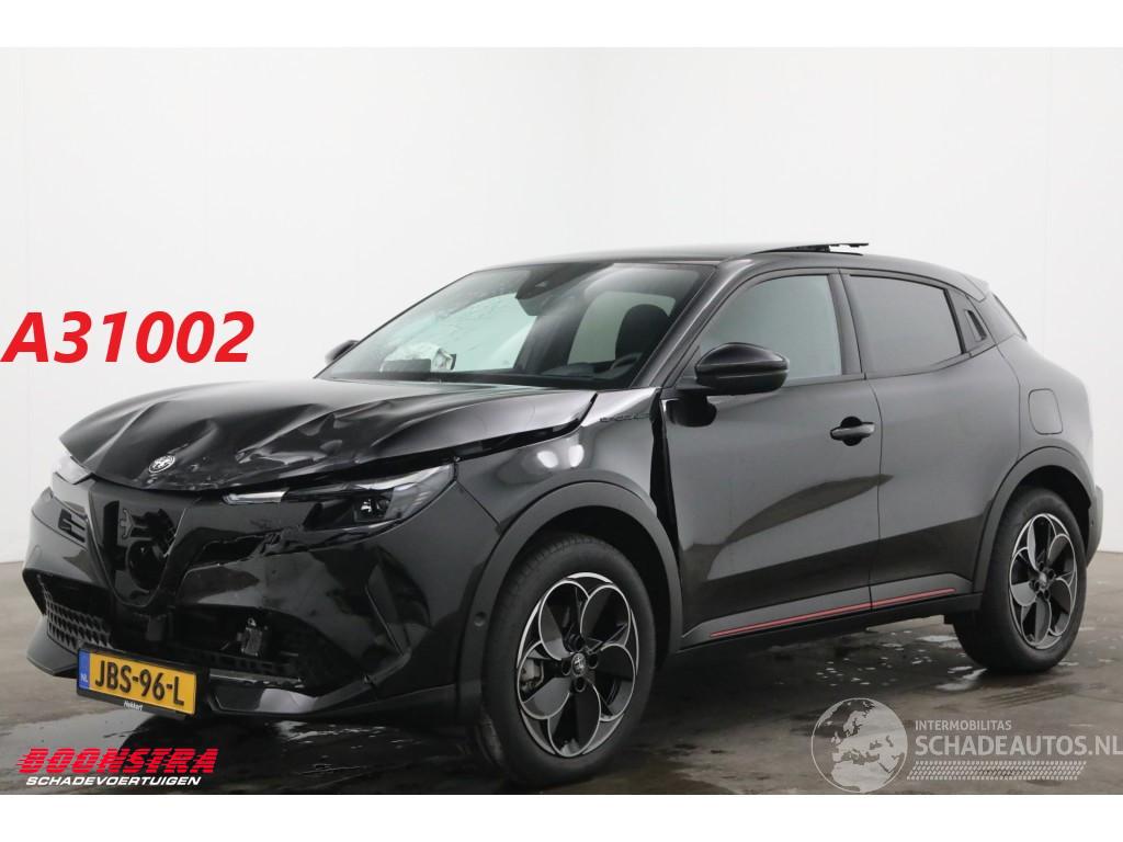 Alfa Romeo Junior Elettrica Speciale 54 kWh Pano LED ACC Massage Camera 5.351 km!