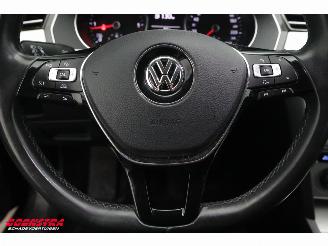 Volkswagen Passat Variant 1.6 TDI Connected Series LED Navi Clima Cruise PDC AHK picture 17