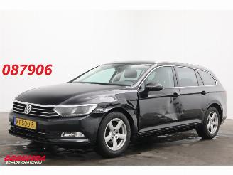 Schadeauto Volkswagen Passat Variant 1.6 TDI Connected Series LED Navi Clima Cruise PDC AHK 2016/11