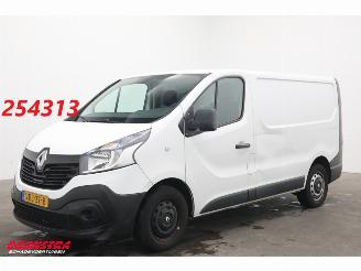 Schade bestelwagen Renault Trafic 1.6 dCi L1-H1 Comfort Navi Airco Cruise PDC 2019/7