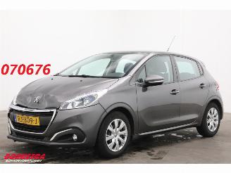 Coche accidentado Peugeot 208 1.2 PureTech Blue Lion 5-DRS Navi Airco Cruise PDC 41.267 km! 2017/11
