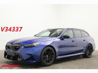 krockskadad bil auto BMW M5 Touring Pano B&W HUD 360° ACC Ventilatie AHK 2025