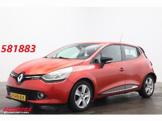 Coche accidentado Renault Clio 0.9 TCe Life Navi Airco Cruise PDC 85.827 km! 2013/11