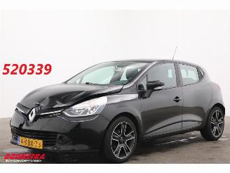 Schadeauto Renault Clio 0.9 TCe Expression Navi Airco Cruise 144.073 km! 2013/3
