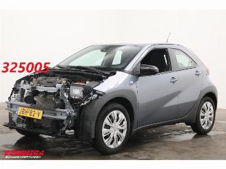 Vaurioauto  passenger cars Toyota Aygo 1.0 VVT-i MT Play Apple/Android ACC Airco Camera 9.446 km! 2025/8