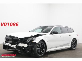 krockskadad bil auto BMW M5 Touring Drivers Package HUD Carbon B&W ACC 360° AHK 2025/3