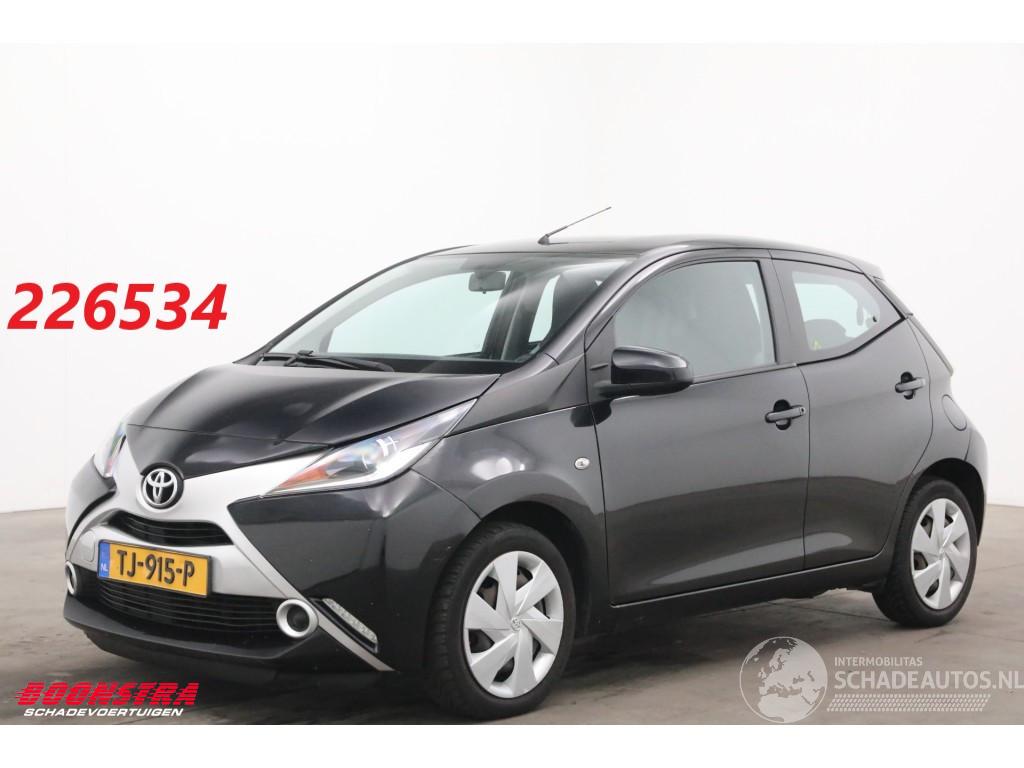 Toyota Aygo 1.0 VVT-i x-play Aut. Airco Camera Bluetooth 98.797 km!