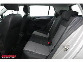 Volkswagen Golf 1.6 TDI Trendline BlueMotion Navi Bluetooth Airco Cruise picture 9
