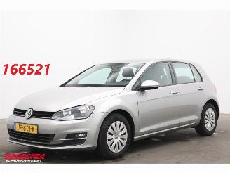Gebrauchtwagen PKW Volkswagen Golf 1.6 TDI Trendline BlueMotion Navi Bluetooth Airco Cruise 2016/3