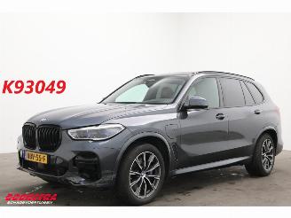 krockskadad bil auto BMW X5 xDrive45e M-Sport Pano LED ACC Memory HUD Camera AHK 2022/3