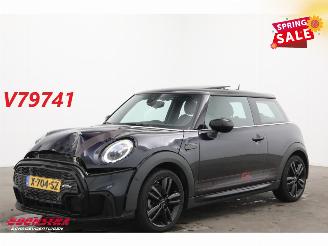Vaurioauto  passenger cars Mini Mini 1.5 Cooper Aut. JCW Pano LED Leder Cruise Camera SHZ 2024/1