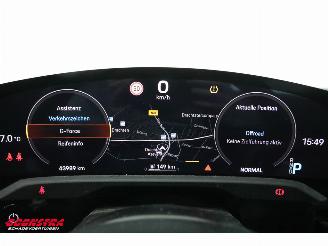 Porsche Taycan 79 kWh Pano LED Leder Cruise SHZ picture 18