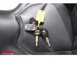 Honda GL 1800 Gold Wing GL 1800 Gold Wing Dual C-ABS Deluxe Cruise Radio Reverse picture 24