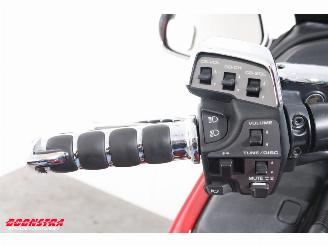 Honda GL 1800 Gold Wing GL 1800 Gold Wing Dual C-ABS Deluxe Cruise Radio Reverse picture 21