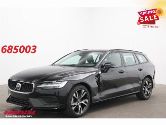 Voiture accidenté Volvo V-60 B4 Core LED ACC Leder Apple/Android Camera LRHZ SHZ 2.234 km! 2025/12