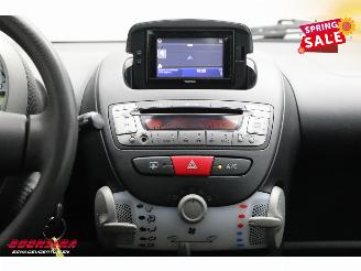 Toyota Aygo 1.0 VVT-i Now 5-DRS Navi Airco 96.456 km! picture 16