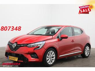 krockskadad bil auto Renault Clio 1.6 E-Tech Hybrid 140 Intens LED 360° Apple/Android Camera PDC 2022/2
