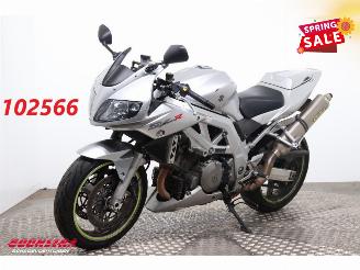 damaged motor cycles Suzuki SV 1000 S Arrow 36.404 km! 2004/3