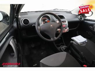 Peugeot 107 1.0 XR 3-DRS Airco 104.908 km! picture 17