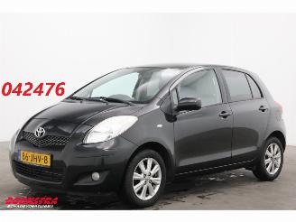 Gebrauchtwagen PKW Toyota Yaris 1.3 VVTi Executive 5-DRS Clima PDC AHK 178.940 km! 2009/6