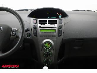 Toyota Yaris 1.3 VVTi Executive 5-DRS Clima PDC AHK 178.940 km! picture 7