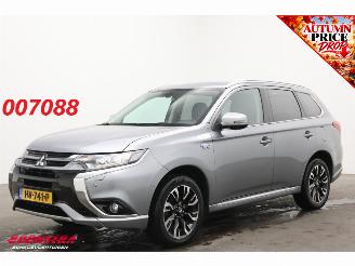Gebrauchtwagen PKW Mitsubishi Outlander 2.0 PHEV Executive Edition 4X4 Camera SHZ PDC AHK Navi Clima Cruise 2015/12