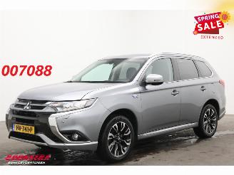 Tweedehands auto Mitsubishi Outlander 2.0 PHEV Executive Edition 4X4 Navi Clima Cruise Camera SHZ PDC AHK 2015/12