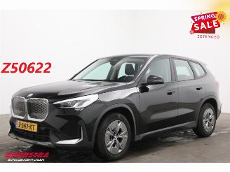 Schadeauto BMW iX1 eDrive20 67 kWh LED Virtual Apple/Android Camera SHZ 2024/5