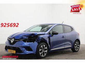 Schadeauto Renault Clio 1.0 TCe 90 Evolution Navi Airco Cruise PDC 2023/1
