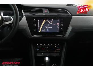 Volkswagen Touran 2.0 TDI 150 PK DSG Navi Clima Cruise SHZ PDC picture 16