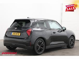 Mini Cooper SE Favoured M 54.2 kWh Pano LED ACC Leder Camera SHZ 2.035 km! picture 3