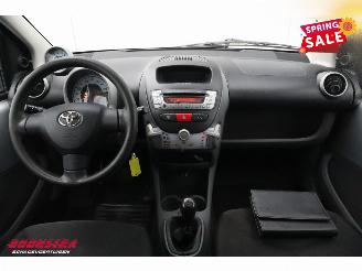 Toyota Aygo 1.0-12V Cool 5-DRS Airco picture 9