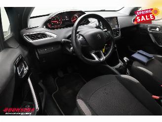 Peugeot 208 1.2 VTi Style 5-DRS Navi Airco Bluetooth Cruise AHK 162.109 km! picture 18