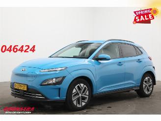 Schadeauto Hyundai Kona EV Fashion 64 kWh LED ACC Apple/Android Navi Camera PDC 2021/12