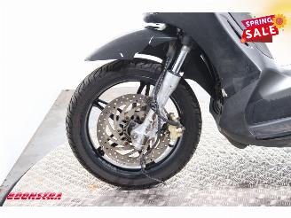 Piaggio  350 Beverly Sport ABS picture 9